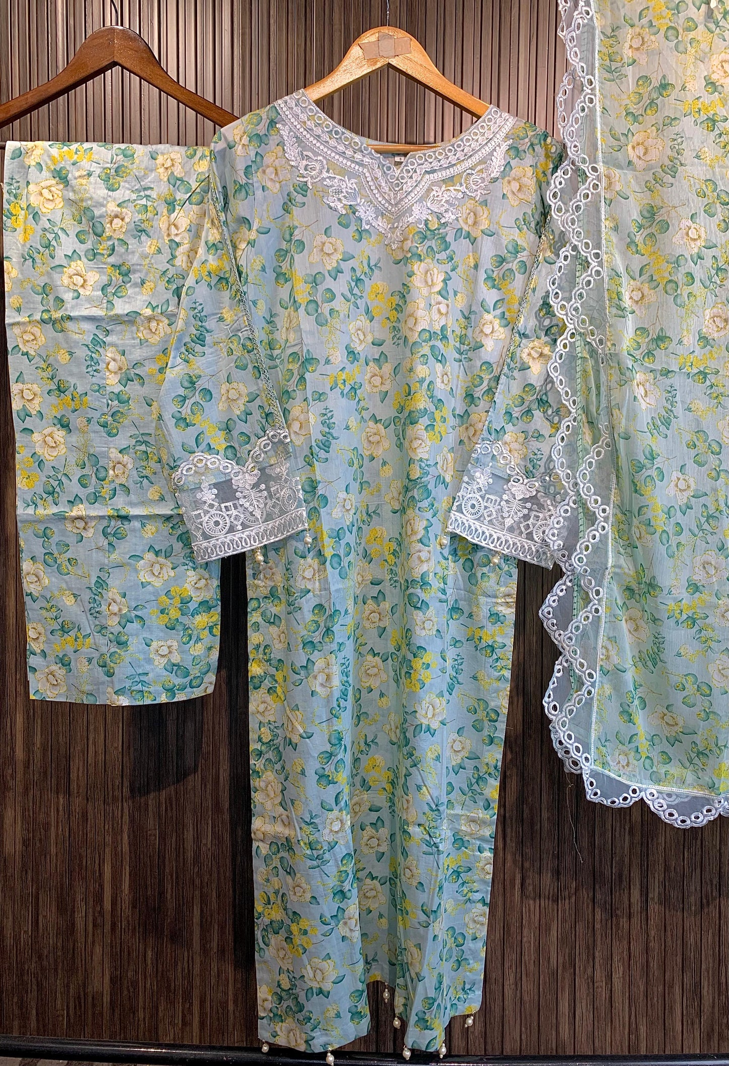 LAWN 3PC SUITS NEW ARRIVALS LIGHT GREEN ( RAL-003 )