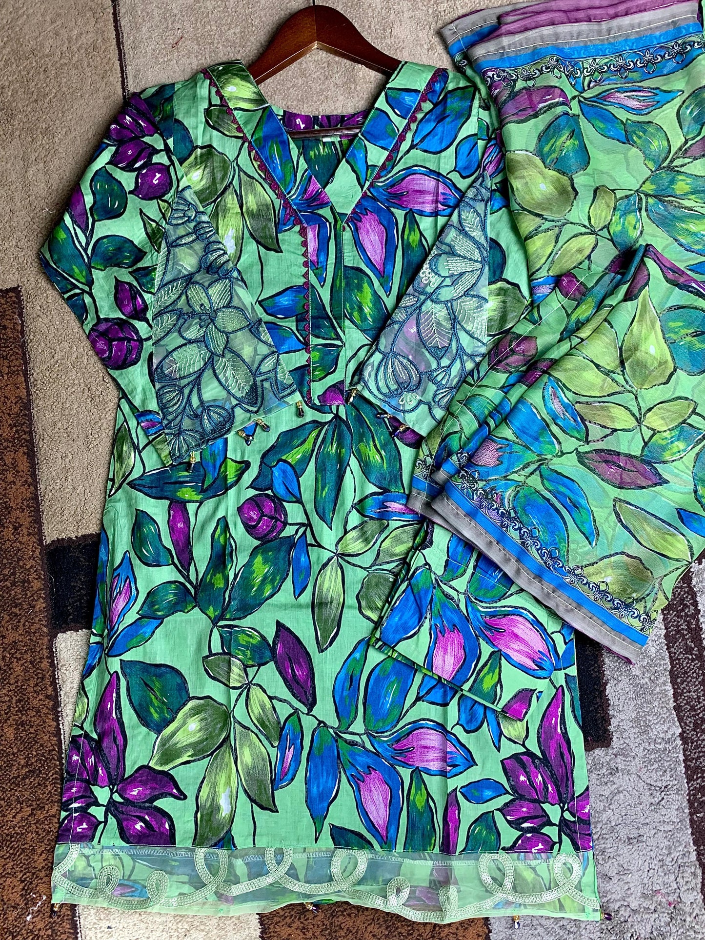 Green- Farachi Lawn 3- Piece Suit