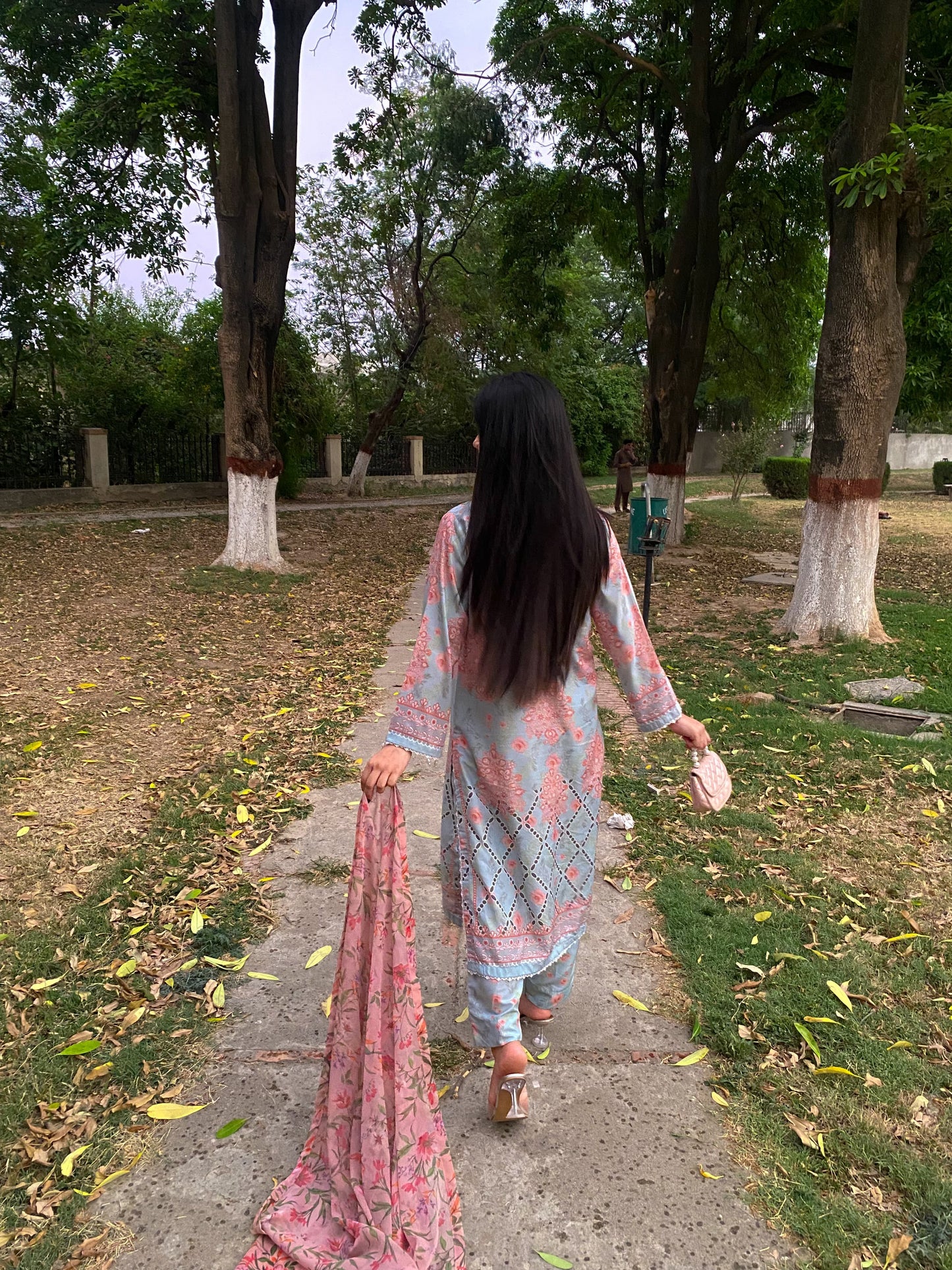Swiss Lawn 3pc Suits Chiffon Dupatta