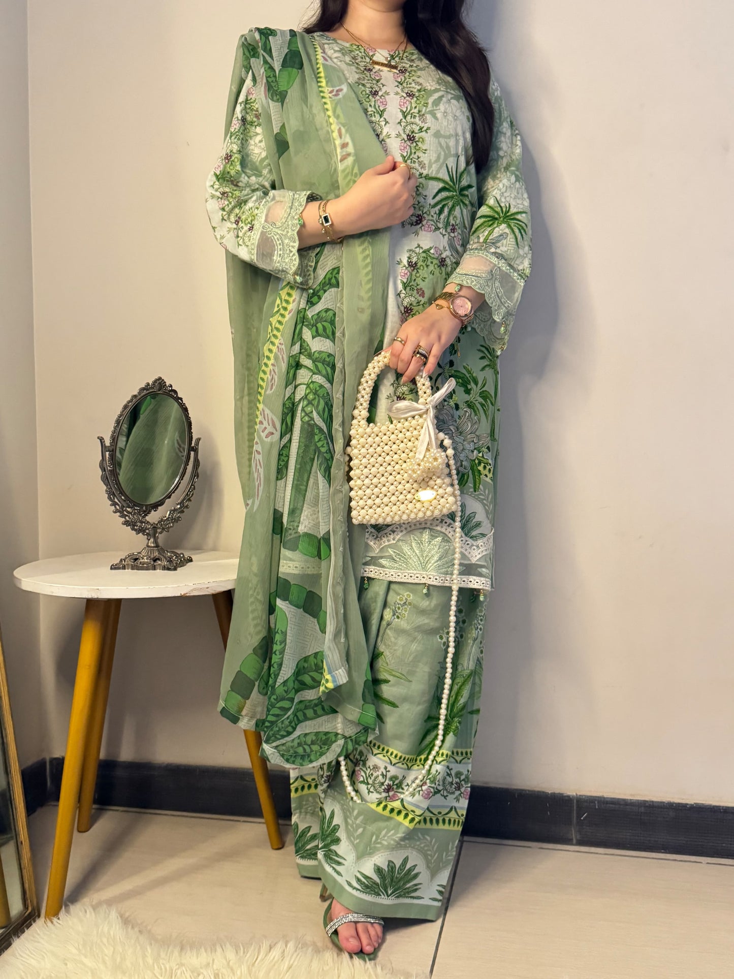 Green - lawn shirt and trouser chiffon dupatta Printed 3pcs Suit