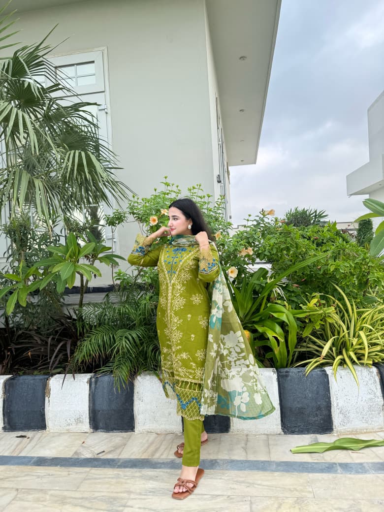 Fully Embroidered & Cut Work Cotton Lawn 3pc Suit ( GREEN )