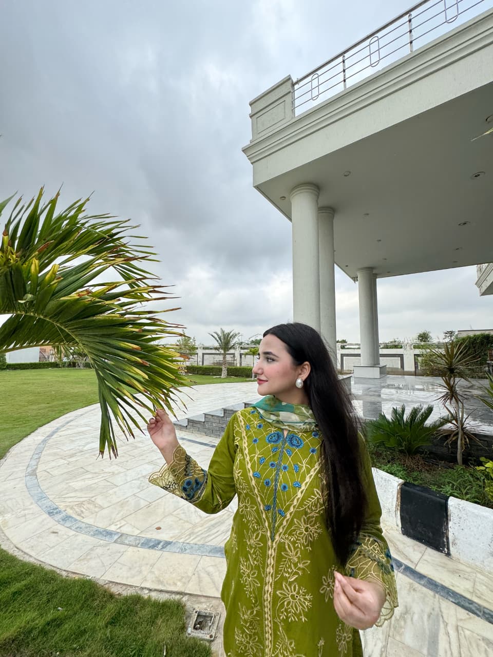 Fully Embroidered & Cut Work Cotton Lawn 3pc Suit ( GREEN )