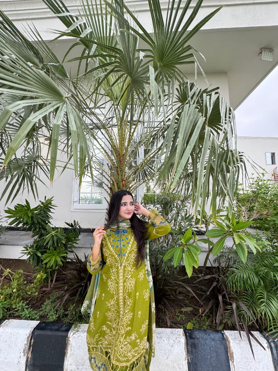 Fully Embroidered & Cut Work Cotton Lawn 3pc Suit ( GREEN )